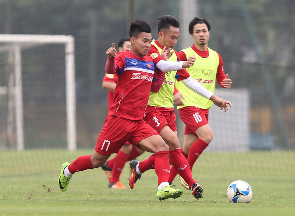 HLV Park Hang-seo yêu cầu Công Phượng tập thêm cùng tân binh